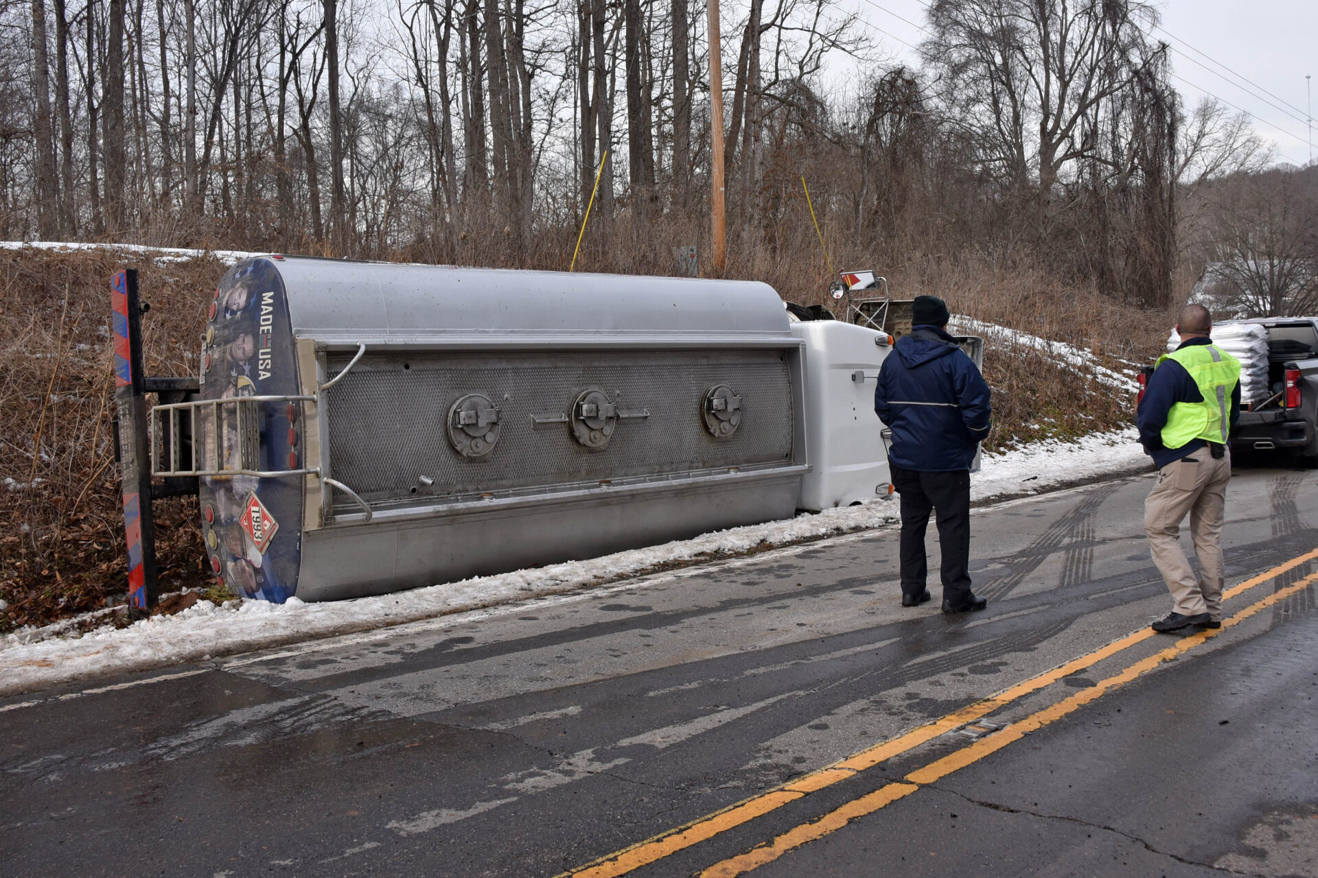 Multiple agencies respond to scene of overturned fuel truck on ...
